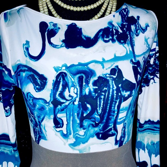 Beautiful Blue & white abstract design curve hugging dress. - Picture 9 of 11